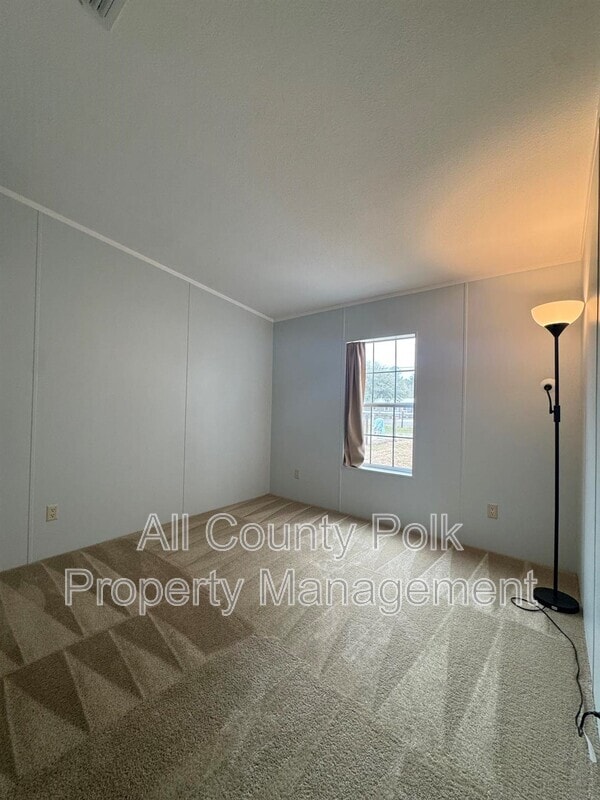 Building Photo - 913 Saddlewood Blvd