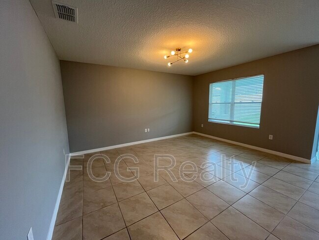 Building Photo - 5106 Fiddlewood Way