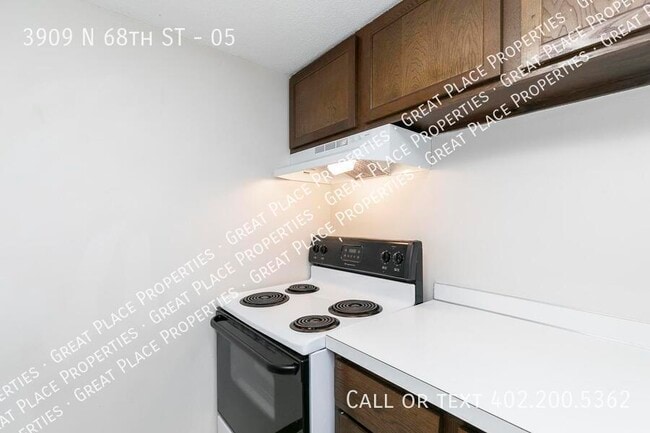 Building Photo - 3909 N 68th St