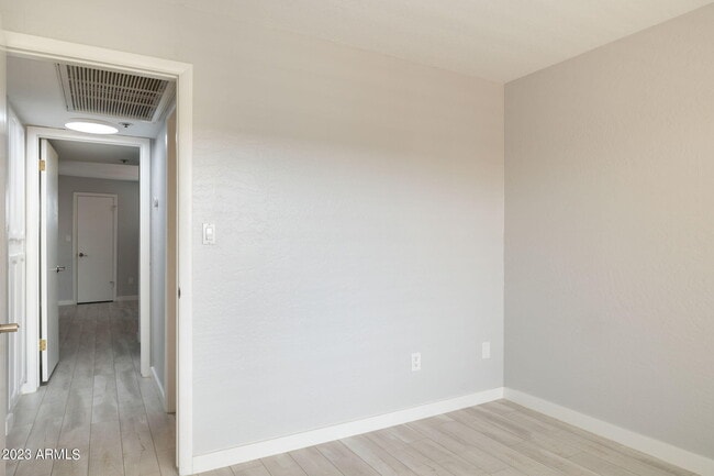 Building Photo - 7494 E Earll Dr