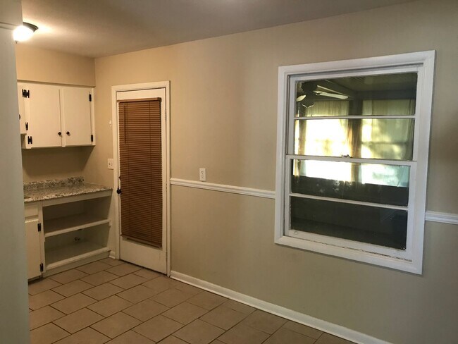 Building Photo - **AVAILABLE NOW**Total Electric 3 Bedroom / 1 Bathroom Home for Rent in East Columbus, GA***