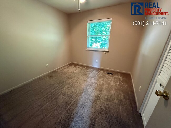 Building Photo - 11 Algonkin Pl