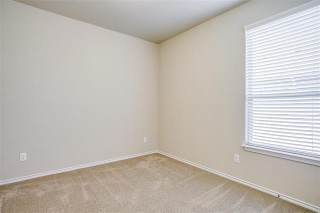 Building Photo - 453 Spring Dr