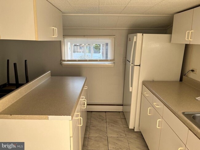 Building Photo - 124 Dallas Rd