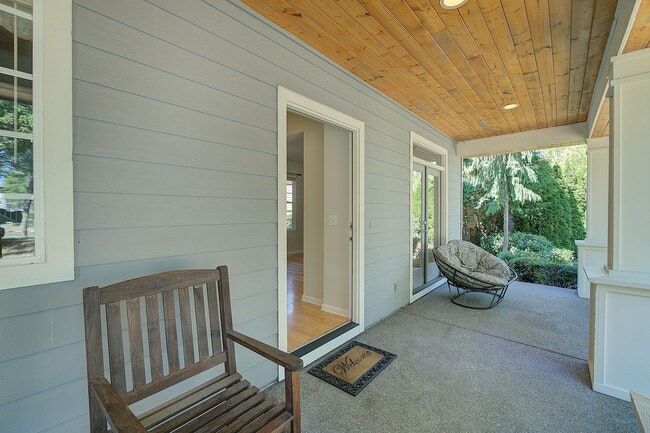 Building Photo - 3Bd/2.5Ba Redmond Home