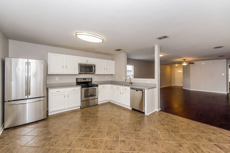 Building Photo - 1708 Diamond Lake Trail