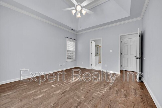 Building Photo - 8235 Wynwood Dr