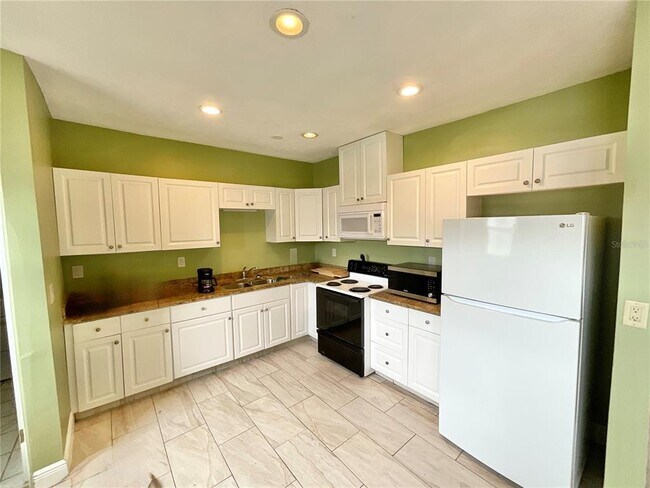 Building Photo - 2117 Calusa Trail