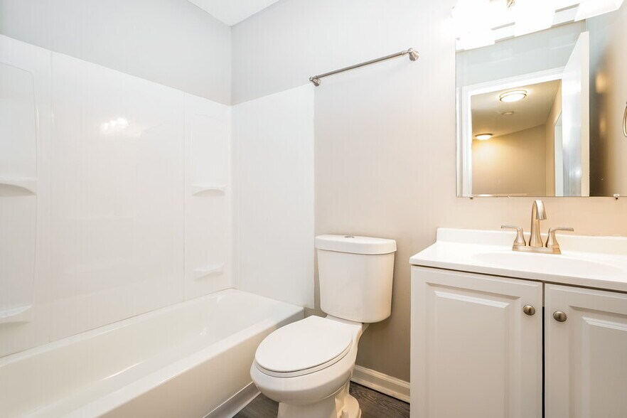 Building Photo - 100 Dakota Ct