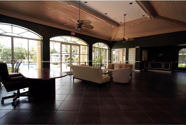 Building Photo - 4201 Glenmoor Dr