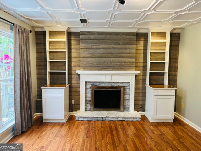 Building Photo - 55 Tyler Woods Dr