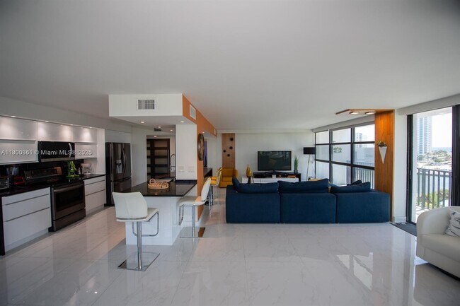 Building Photo - 600 Parkview Dr