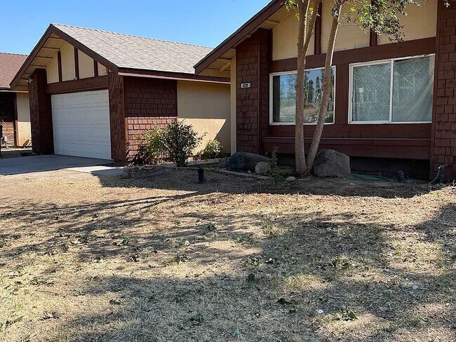 Building Photo - Ready to move-in.