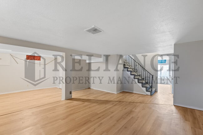 Building Photo - 1555 N Northeast Pkwy