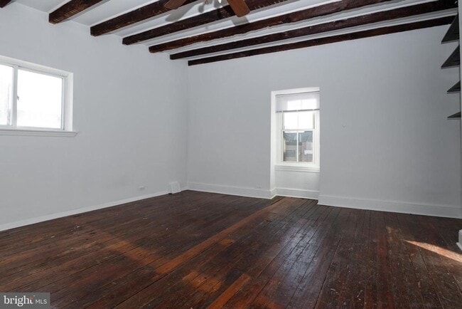 Building Photo - 633 N 3rd St