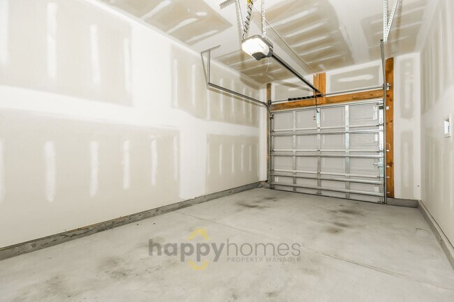 Building Photo - 3 Bedroom 2.5 Bath In Buckshire of Summerville