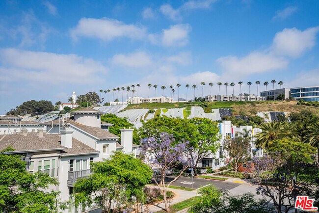 Building Photo - 6030 S Seabluff Dr
