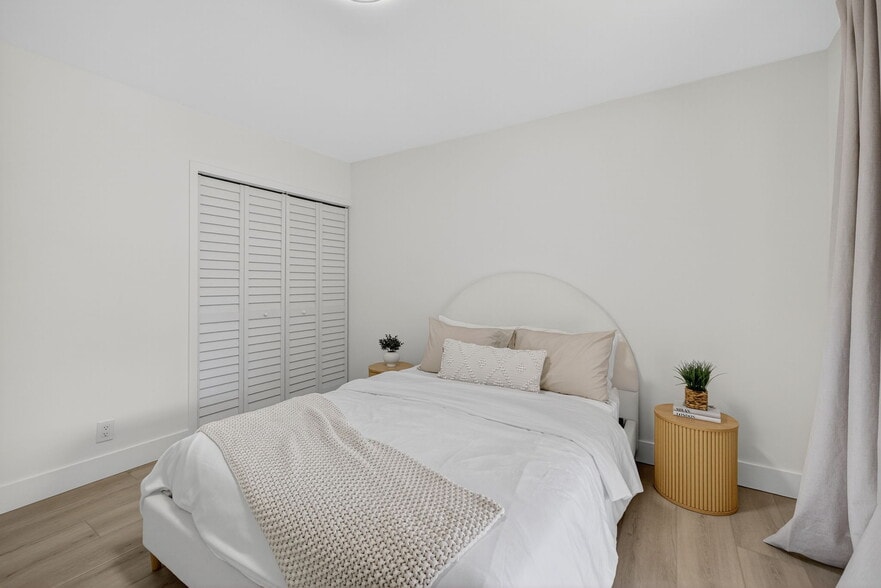 Building Photo - 261 Deer Creek Blvd