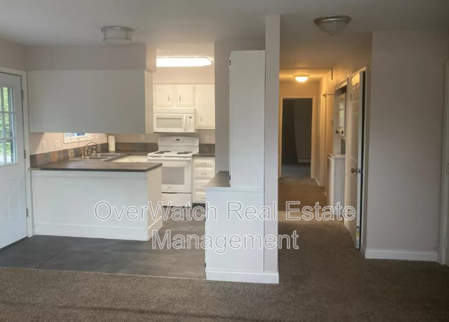 Building Photo - 6329 E 32nd Ave