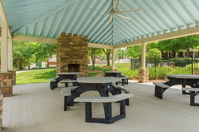 Building Photo - 6006 Mill Tree Ct