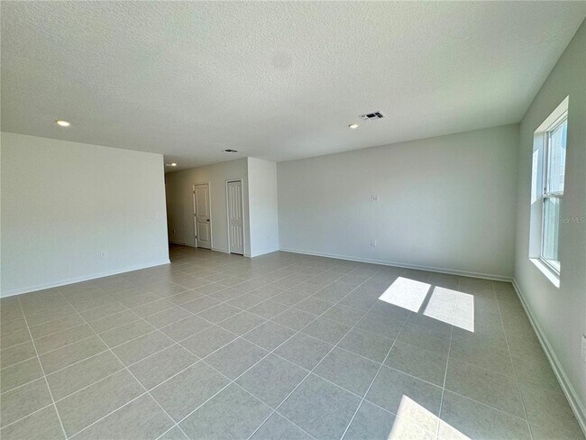 Building Photo - 405 Kayden Cv