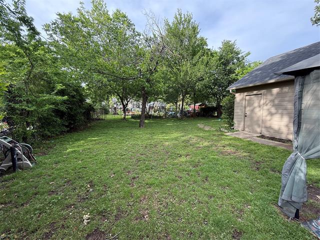 Building Photo - 2517 Honeysuckle Ave