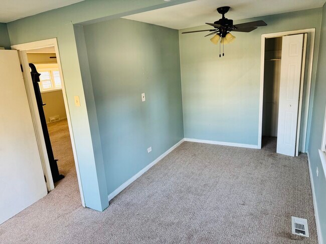 Building Photo - 42160 N 6th Ave