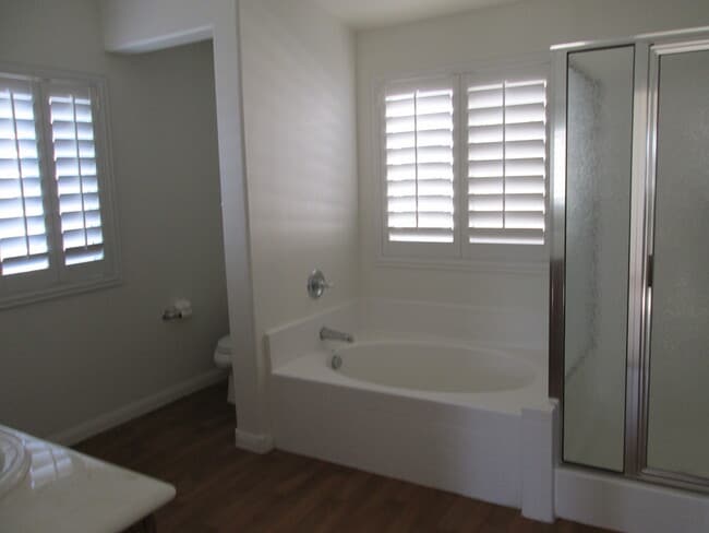 Building Photo - (RENT INCLUDE SOME UTILITIES)3 Bedroom in ...