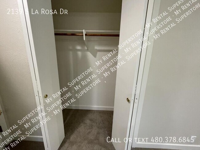 Building Photo - 2139 S La Rosa Dr