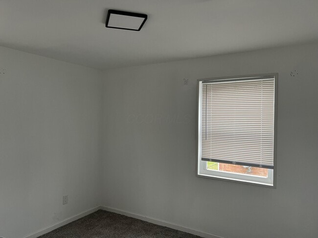 Building Photo - 50 N Hampton Rd