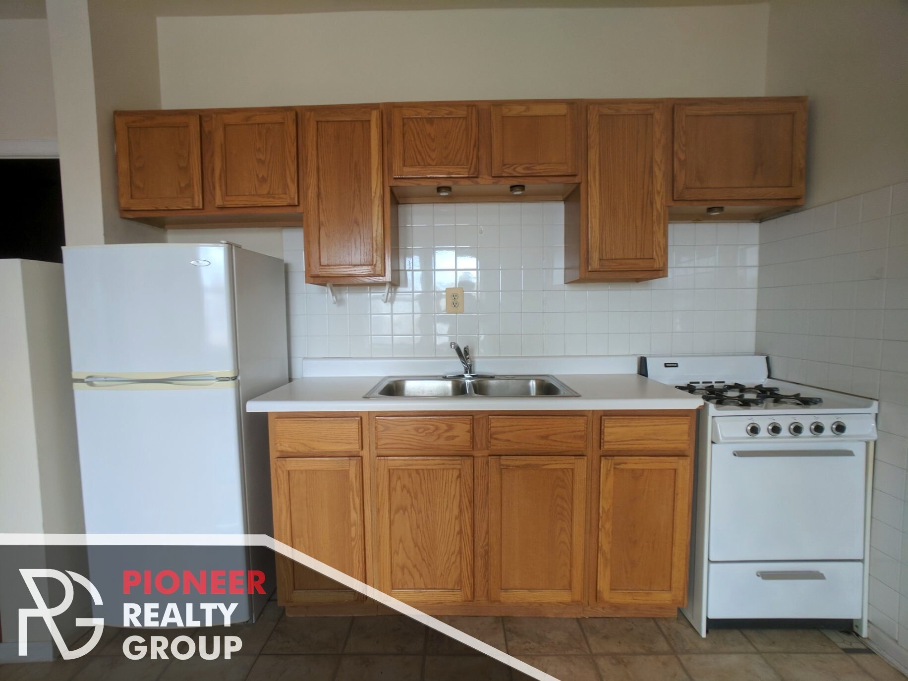 Building Photo - 1044 W George St