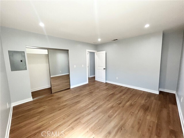 Building Photo - 10603 S Osage Ave