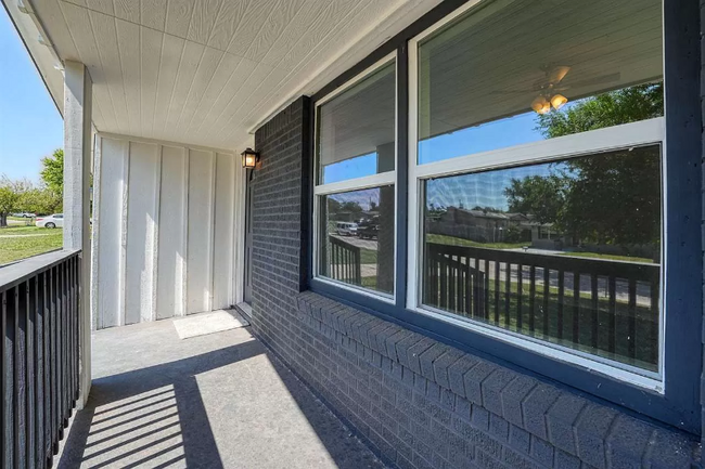Building Photo - 4305 NW Ridgecrest Dr