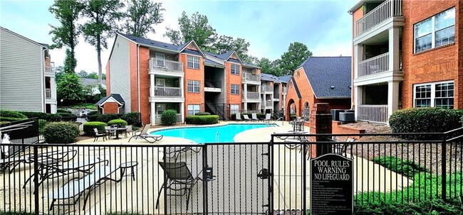 Building Photo - 2060 Chastain Park Ct NE