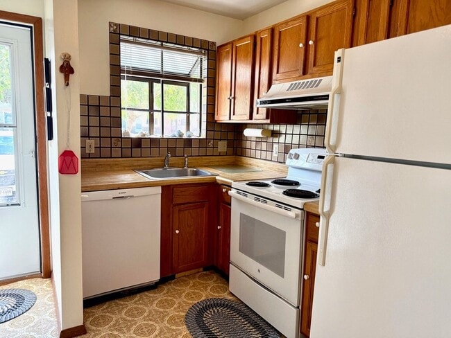 Building Photo - 7227 Oak Ridge Pl