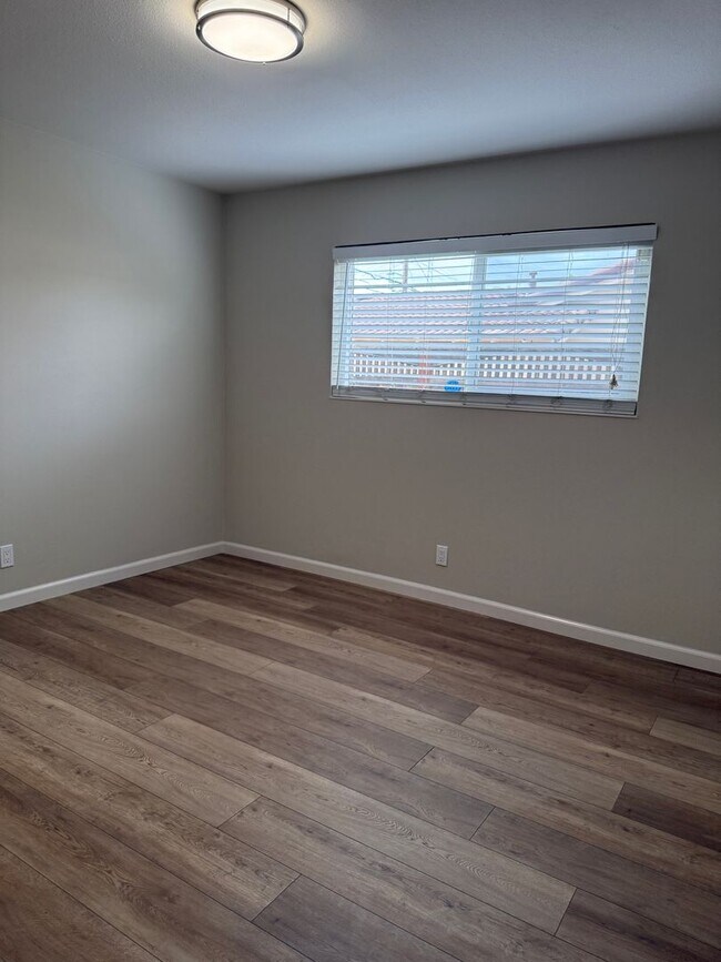 Building Photo - 1816 Boxwood Dr