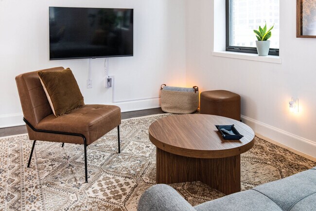 Building Photo - 758 N Broadway