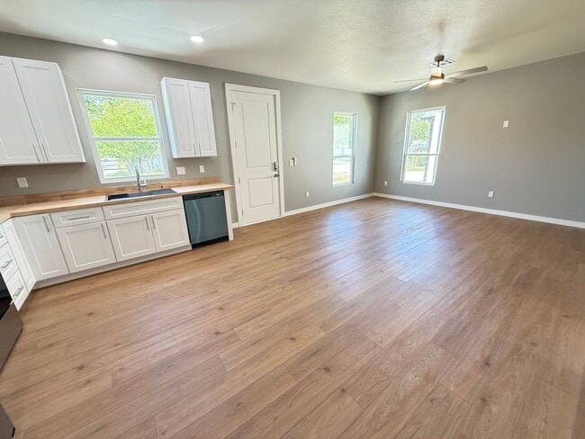 Building Photo - AVAILABLE NOW!- New Construction Rental in SW Ardmore!