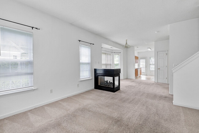 Building Photo - 6533 Clarksdale Ln