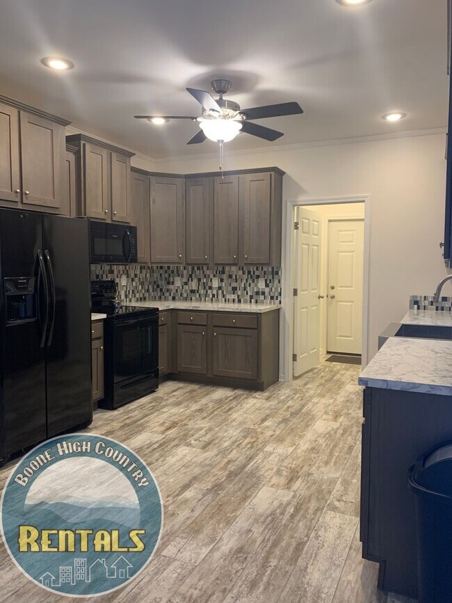 Building Photo - Modern Home Near New Market Center and Downtown Boone