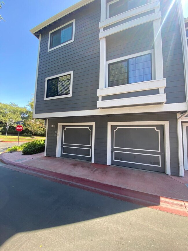 Building Photo - Completely Remodeled 2 Bedroom, 2 Bathroom...