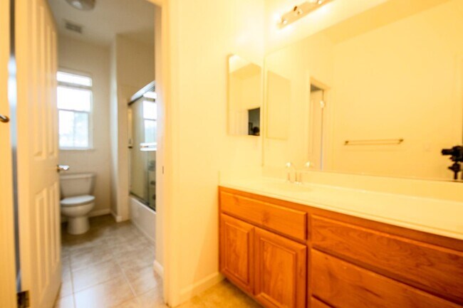 Building Photo - 3323 Bastille Ct