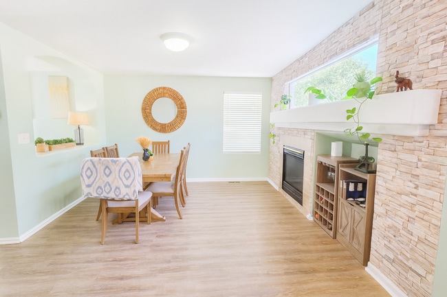 Building Photo - Stunning 5-Bedroom Home in the Heart of Pa...