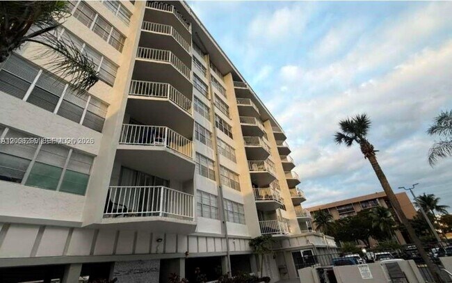 Building Photo - 16740 NE 9th Ave