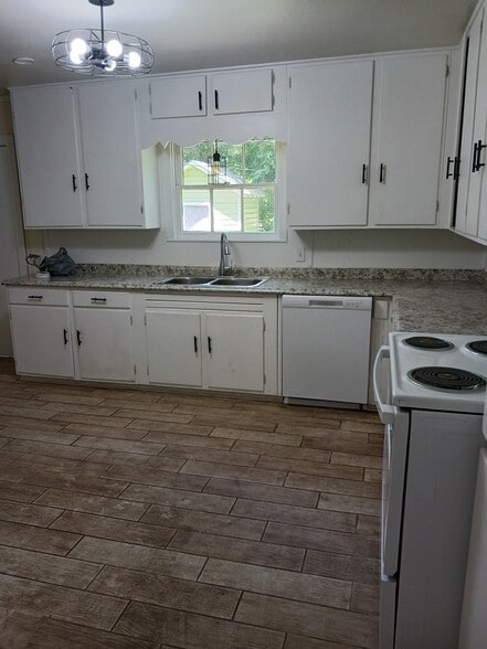 Lots of counterspace - 1012 N 23rd St