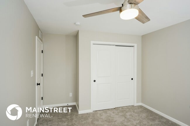 Building Photo - 2048 Hoosier Way