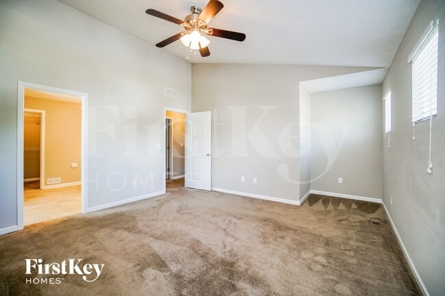 Building Photo - 270 Cloverhill Dr