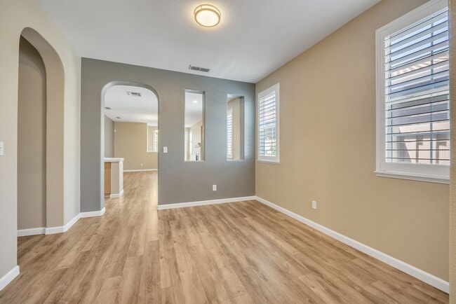 Building Photo - 2736 San Juan Rd
