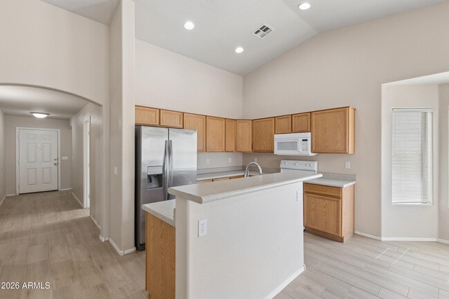 Building Photo - 1576 E Gabrilla Dr