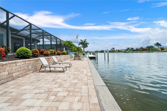 Building Photo - Waterfront home in South Gulf Cove.